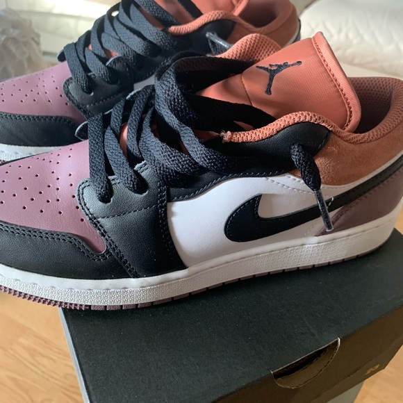 AIR JORDAN 1 LOW SE (GS) - Picture 4 of 5